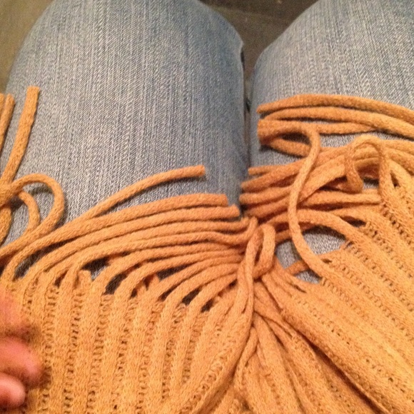 Fall Open Poncho - Picture 3 of 3