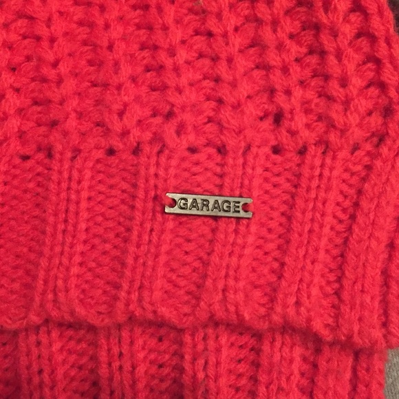 Red sweater - Picture 3 of 4