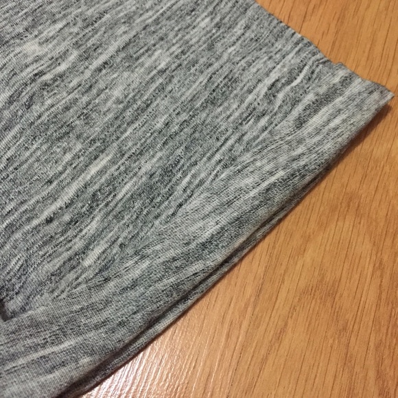 Ann Taylor Gray Quilted Shoulder Cuffed Sleeve Tee - Picture 3 of 4