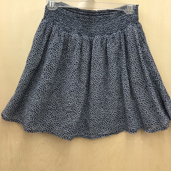 Cute flowered old navy skirt!