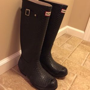 Hunter Boots snakeskin size 6