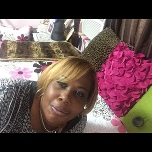 Meet your Posher, Joan