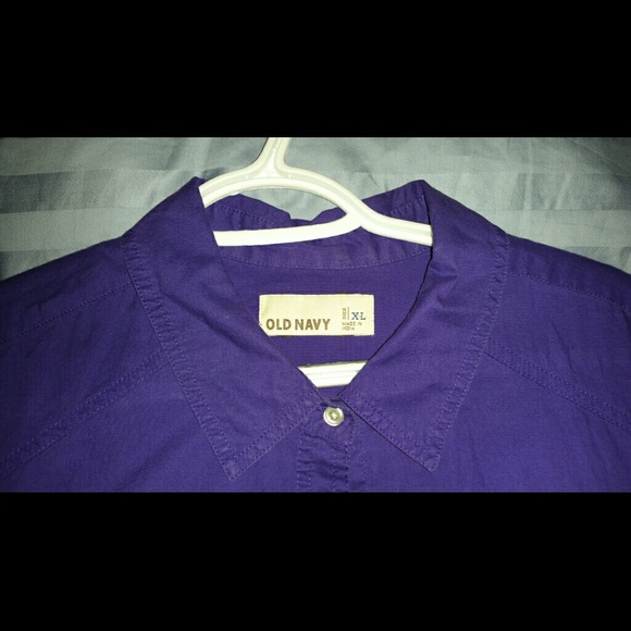 Old navy button up - Picture 2 of 2