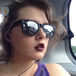 Meet your Posher, Veronica