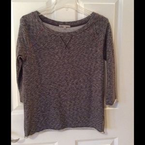 Gap grey crew neck sweatshirt.