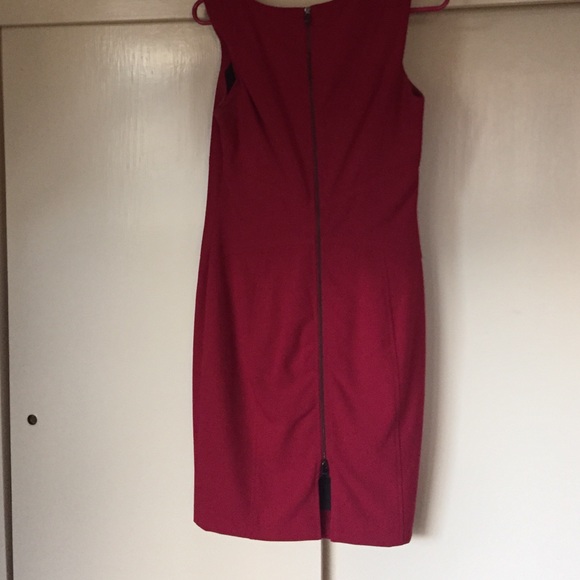 Red sleeveless dress. - Picture 3 of 3
