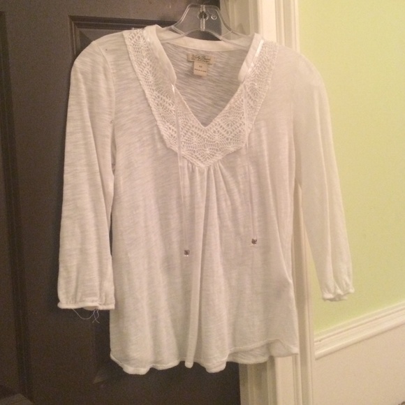 White casual shirt