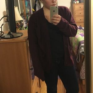 Oversized burgundy sweater. MAKE AN OFFER! 👍👍