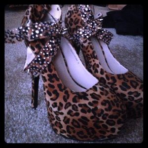 Leopard Print Platform heels