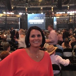 Meet your Posher, Angie