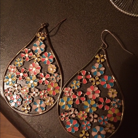 3 pair earrings - Picture 2 of 4