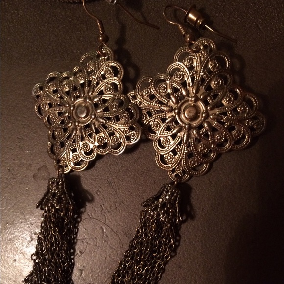 3 pair earrings - Picture 3 of 4