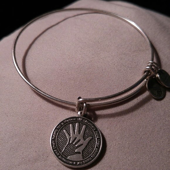 Alex ad Ani Hand in Hand bangle