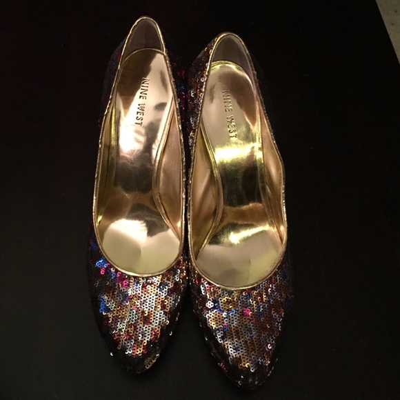 Multicolored sequin pumps (NWOT)