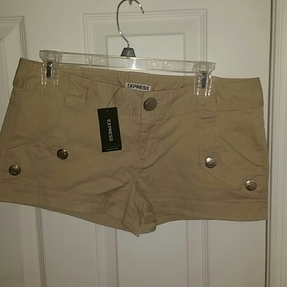 Express shorts size 8 Tan New with tags