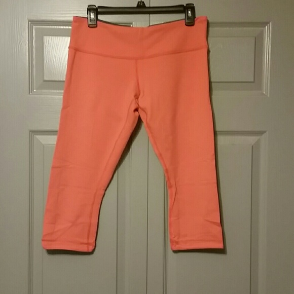 lululemon athletica Pants - Lululemon Wunder Under Crops ** Reversible**