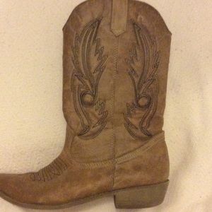 ADORABLE COWBOY BOOTS
