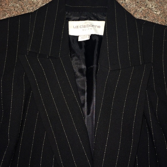 Suit - Picture 3 of 3