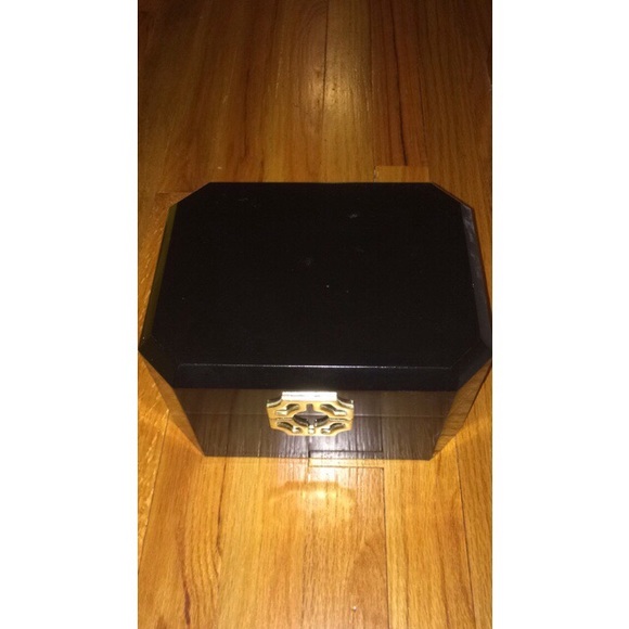 Jewelry/makeup organizer