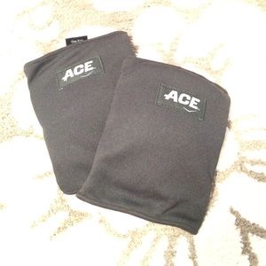 Knee pads