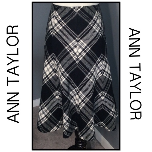 Ann Taylor Dresses & Skirts - ANN TAYLOR Black & White Plaid Skirt Size 4
