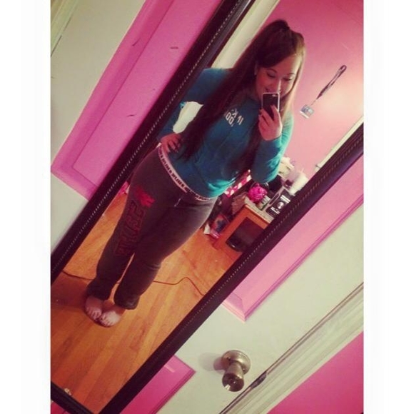 Meet your Posher, Cara - Picture 1 of 1