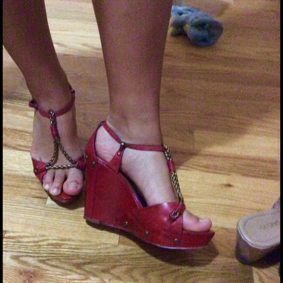 Imagine Vince Comuto red wedge - Picture 3 of 4