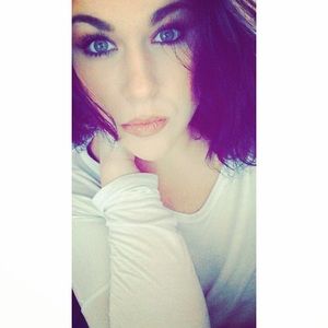 Meet your Posher, Lauren
