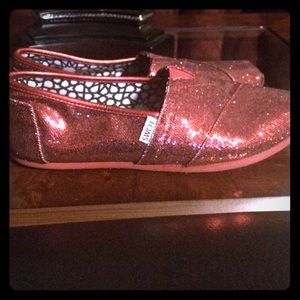 Sparkly red toms