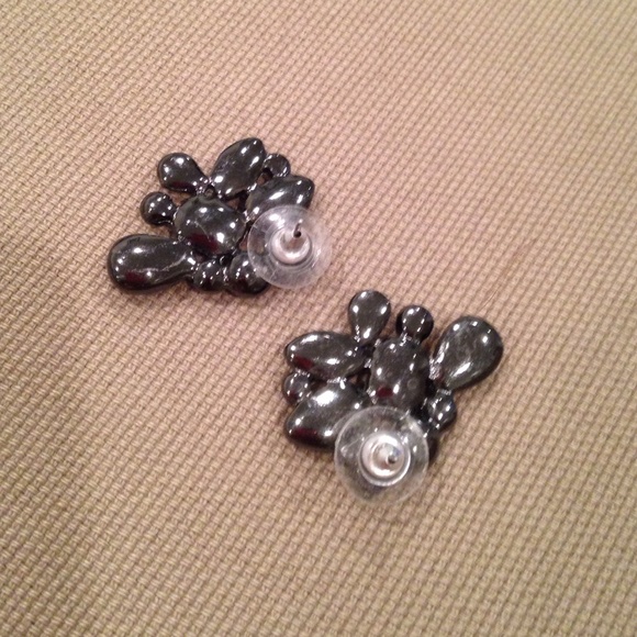 Nordstrom Multi Color Earrings - Picture 3 of 4