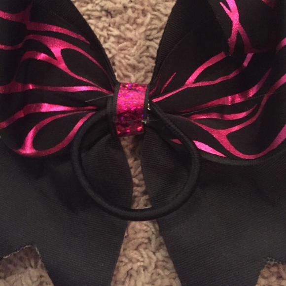 Cheer bow - Picture 2 of 2