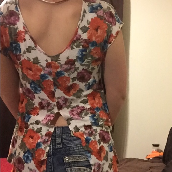 Beautiful Top - Picture 2 of 4