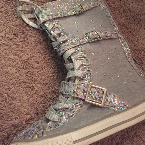 Boots - Picture 2 of 2