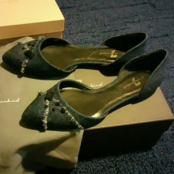 Brand new 7 For All Man Kind Flats! - Picture 2 of 4