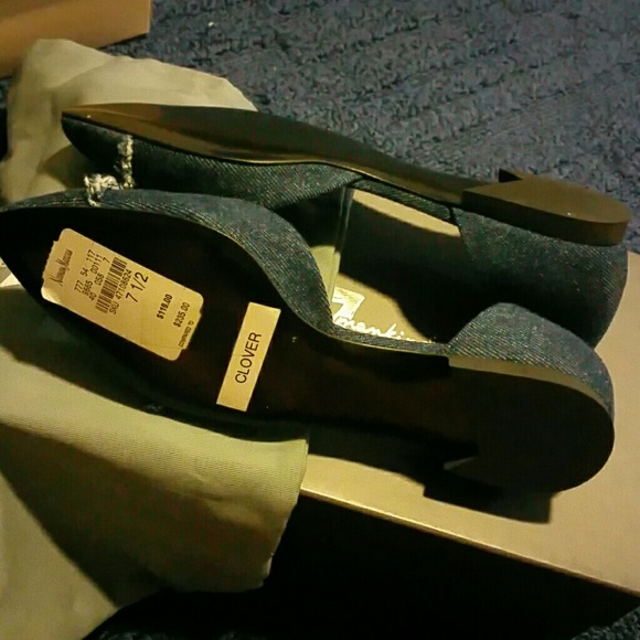 Brand new 7 For All Man Kind Flats! - Picture 4 of 4