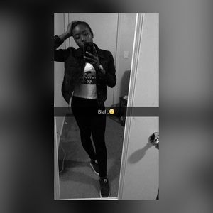 Meet your Posher, Kendra