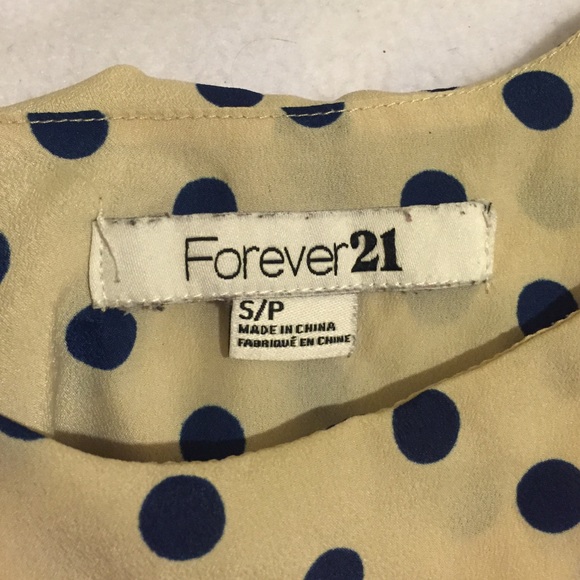 Crop top - Picture 2 of 3