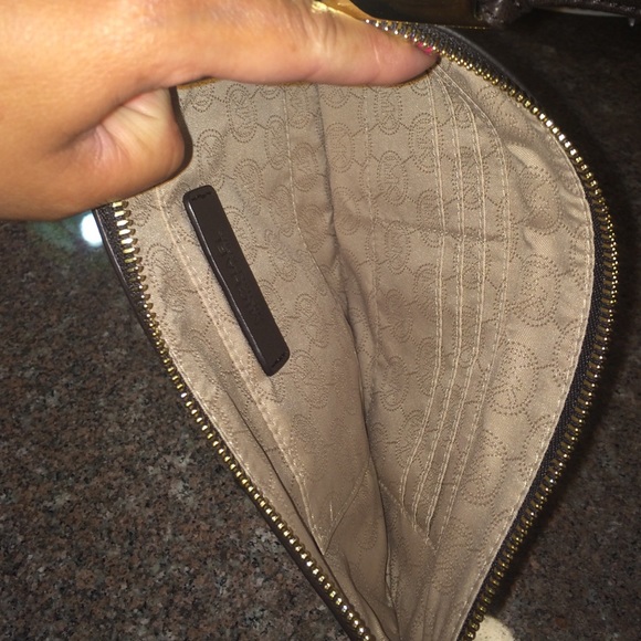 Clutch - Picture 2 of 3