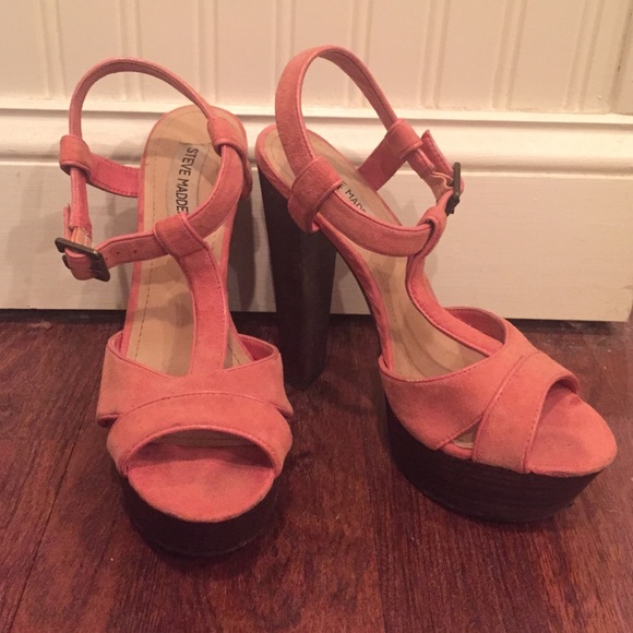 Steve Madden Strappy "Goldenn" Heel - Picture 1 of 3