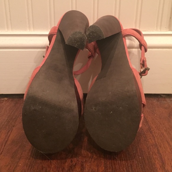 Steve Madden Strappy "Goldenn" Heel - Picture 3 of 3