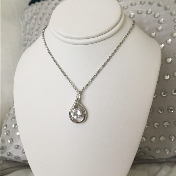 Diamond-cut white topaz necklace
