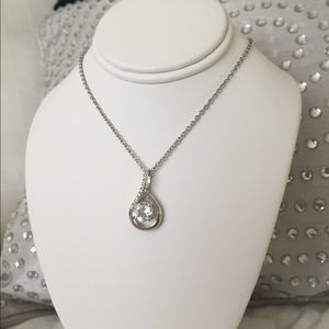 Diamond-cut white topaz necklace