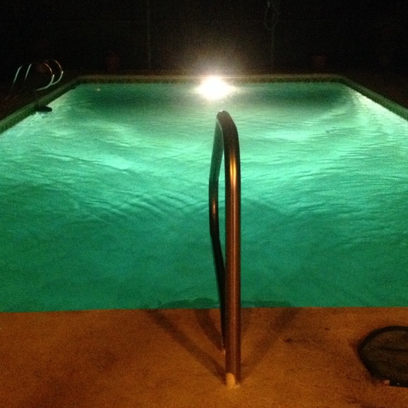 Meet your Posher, Melissa - Picture 3 of 4