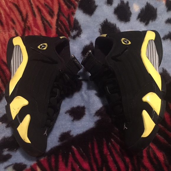 Retro Thunder 14s Jordans (Boys) - Picture 2 of 2