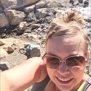 Meet your Posher, Stephanie