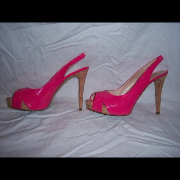 Traded To fighter06_xtina Guess Heels - Picture 2 of 4