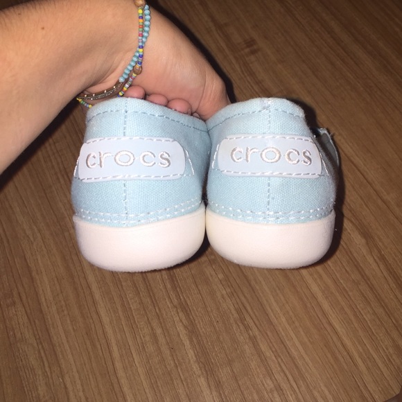Croc flats - Picture 3 of 3