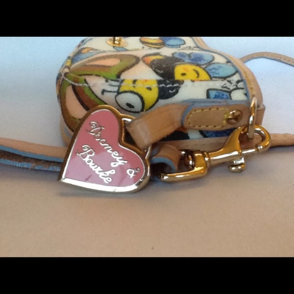 SOLD! Dooney & Bourke Bubble Bee White WRISTLET - Picture 4 of 4