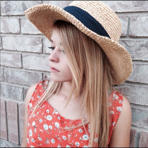 Floppy straw hat - Picture 2 of 2