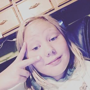 Meet your Posher, Makayla